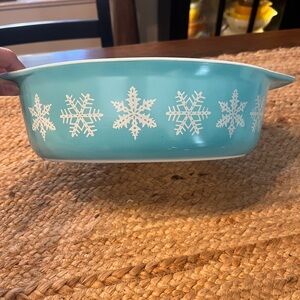 Pyrex 045 2.5 quart Snowflake Pattern Blue Baking Dish - No Lid